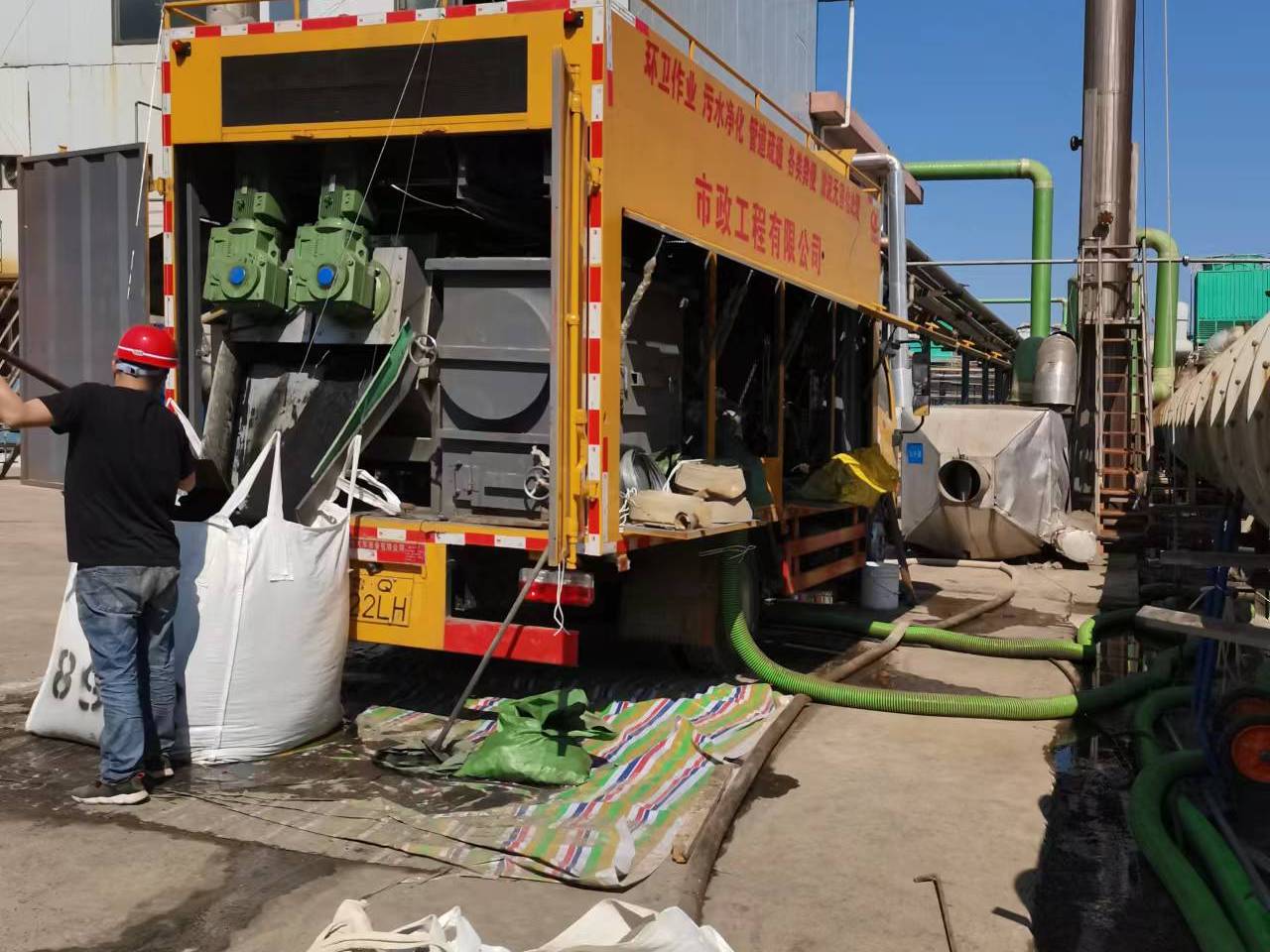 澜沧淤泥压干处理